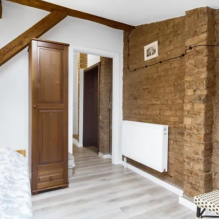 ベッド・アンド・ブレックファスト Kawerna Obornicka Pod Orlem 3*