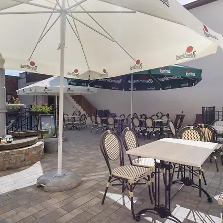 Kawerna Obornicka Pod Orlem 3* オボルニキ