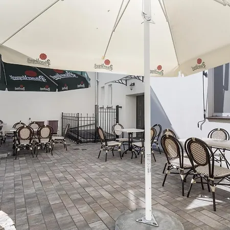 فندق مبيت وإفطار Kawerna Obornicka Pod Orlem *