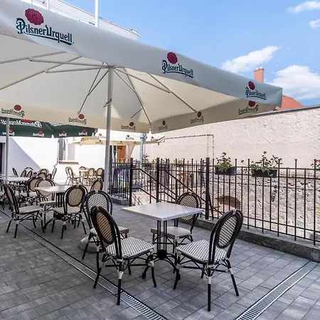 B&B Kawerna Obornicka Pod Orlem 오보르니키