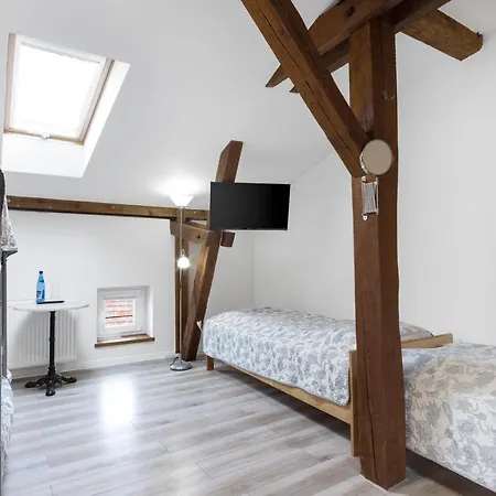 Kawerna Obornicka Pod Orlem 3* オボルニキ