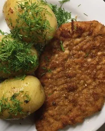 ベッド・アンド・ブレックファスト Kawerna Obornicka Pod Orlem オボルニキ